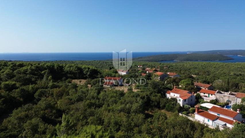 Labin, građevinsko zemljište u blizini mora 