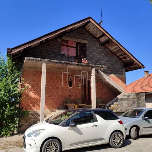 Residential and commercial building Lukavica