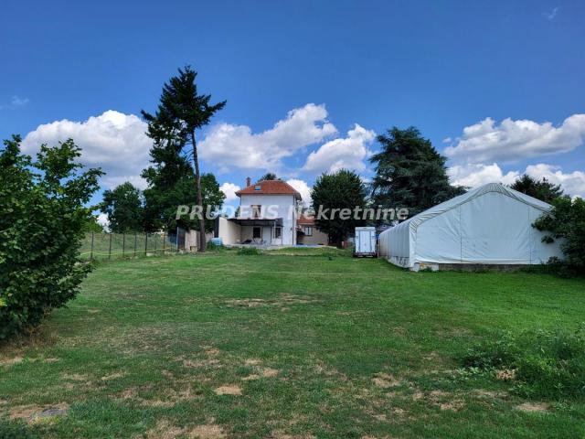 Avala, 1000 ruža, plac sa otvorenim pogledom