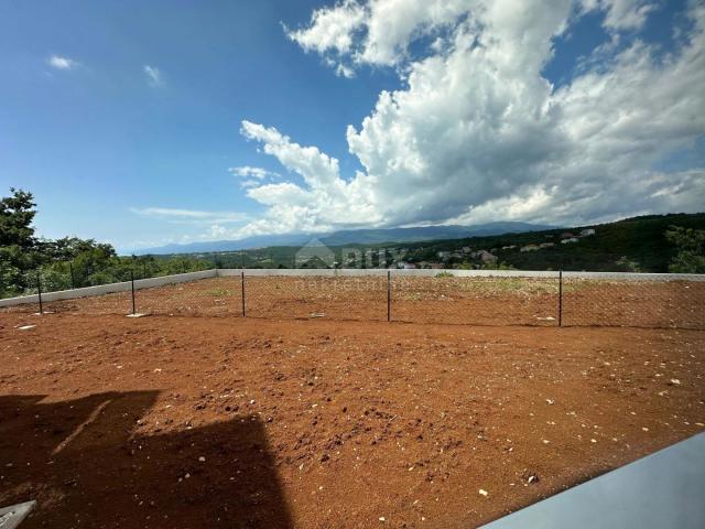 VIŠKOVO, MARČELJI - apartment with garden and view in a quiet location