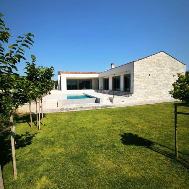 ISTRIA, ROVINJ - Modern single-storey villa surrounded by nature