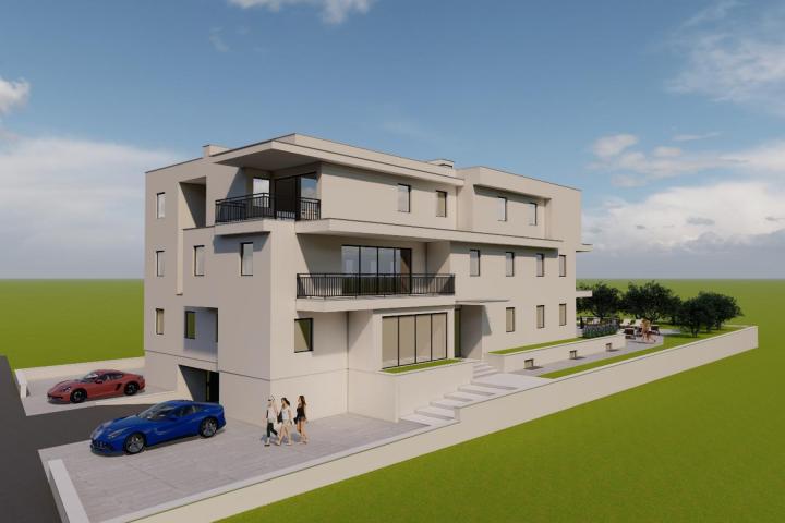 Istra, Umag, Trosoban stan u prizemlju NKP 82, 05 m2, 400 m od mora 