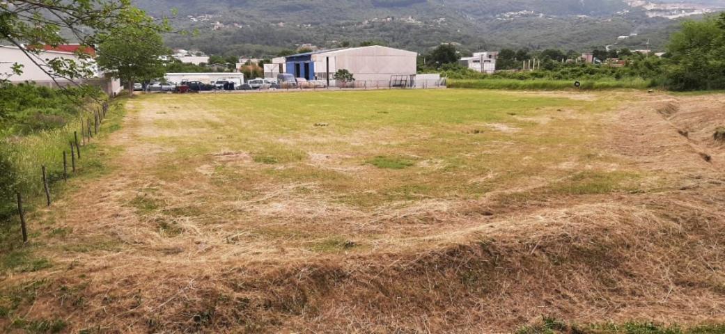 Urbanized plot 4268 m2 on the road to Bigovo