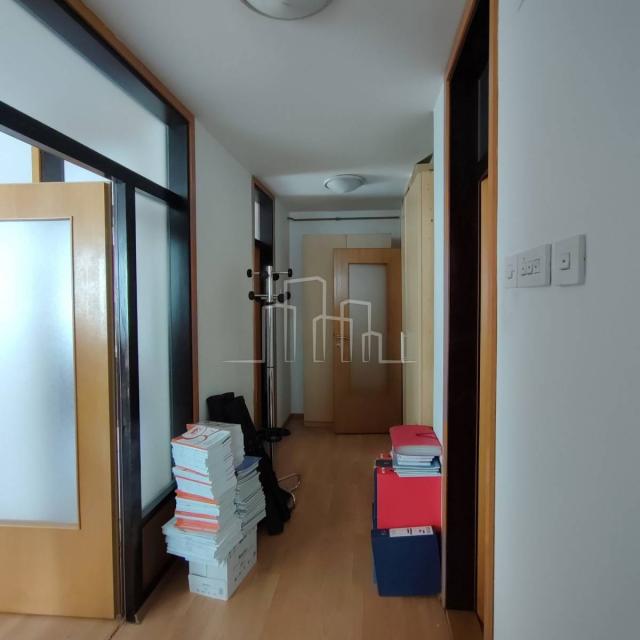 Kancelarijski poslovni prostor 65m2 Centar najam