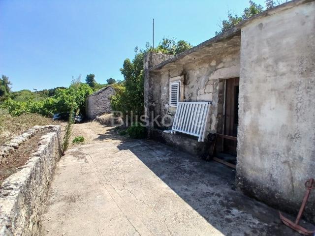 Korčula, prodaja zemljište s objektima, 1. red do mora