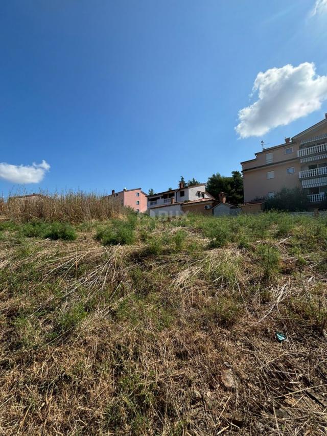 PULA, VELI VRH - Excellent building site in a rare location! BUILDING/FAMILY HOUSE!