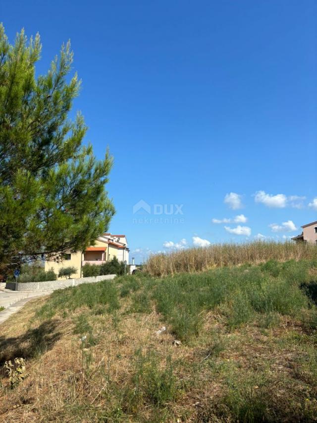 PULA, VELI VRH - Excellent building site in a rare location! BUILDING/FAMILY HOUSE!