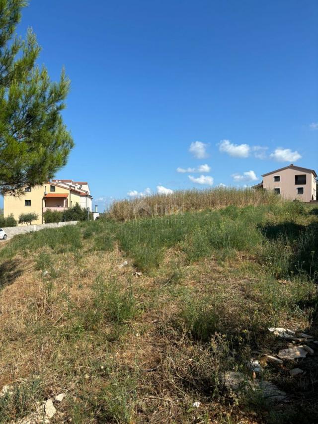 PULA, VELI VRH - Excellent building site in a rare location! BUILDING/FAMILY HOUSE!