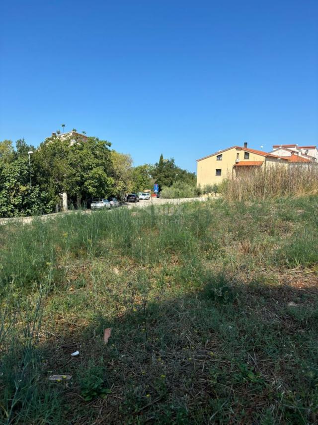 PULA, VELI VRH - Excellent building site in a rare location! BUILDING/FAMILY HOUSE!