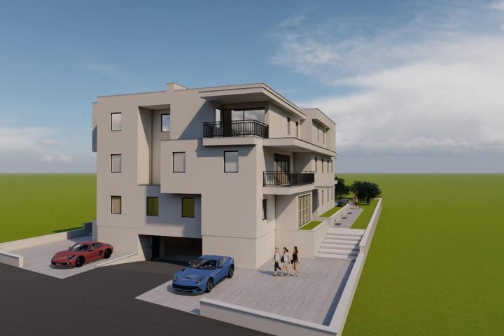 Istra, Umag, Trosoban stan na prvom katu  NKP 86, 00 m2, 400 m od mora 