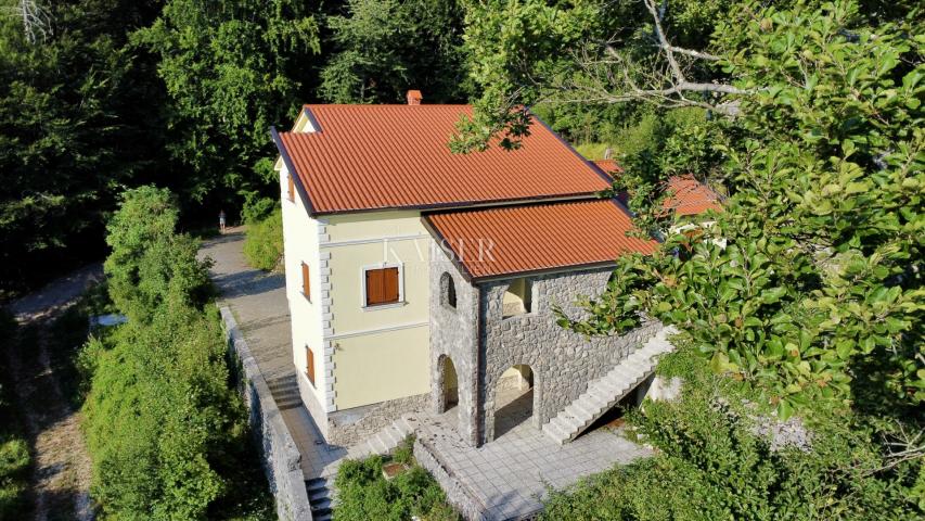 Opatija, Poklon – Vila u parku prirode s pogledom na more