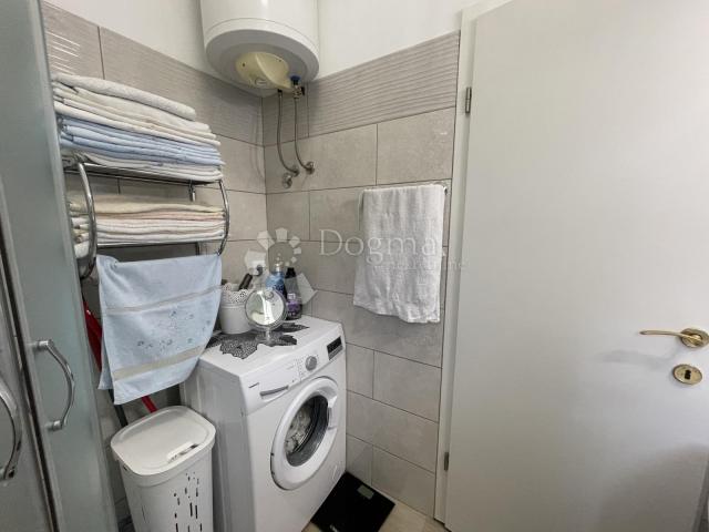 RIJETKOST!! Apartman 83m2 strogi centar Crikvenice