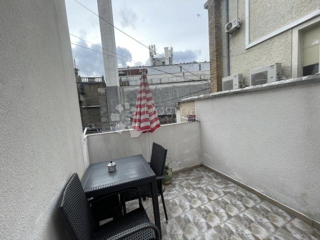 RIJETKOST!! Apartman 83m2 strogi centar Crikvenice