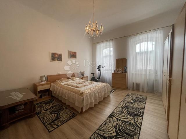 RIJETKOST!! Apartman 83m2 strogi centar Crikvenice