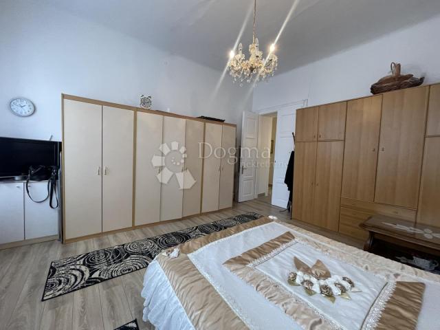 RIJETKOST!! Apartman 83m2 strogi centar Crikvenice