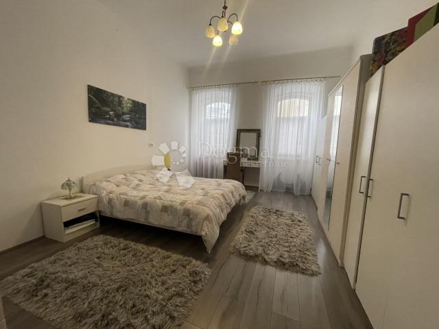 RIJETKOST!! Apartman 83m2 strogi centar Crikvenice