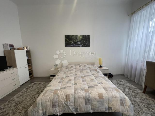 RIJETKOST!! Apartman 83m2 strogi centar Crikvenice