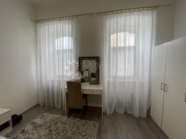 RIJETKOST!! Apartman 83m2 strogi centar Crikvenice