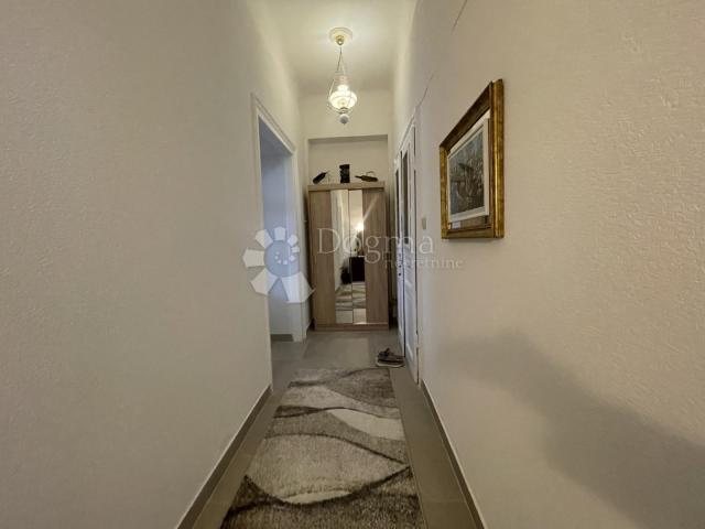 RIJETKOST!! Apartman 83m2 strogi centar Crikvenice