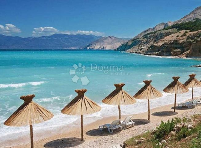 KRK - BAŠKA - VILA S VELIKIM STANOM I DVA APARTMANA