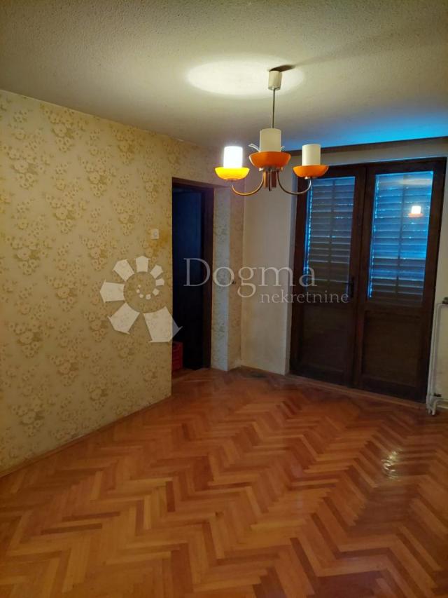 House Perjavica, Podsused - Vrapče, 99m2