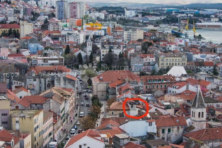 ŠIBENIK- DVOETAŽNI STAN U CENTRU GRADA SAMO KOD NAS!