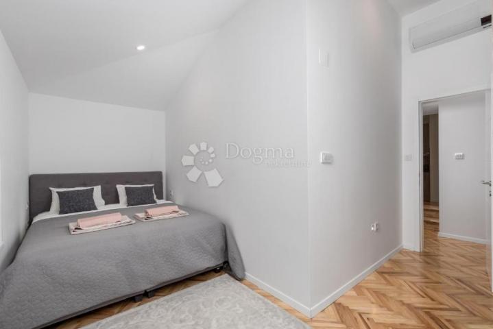 Flat Opatija - Centar, Opatija, 74,22m2