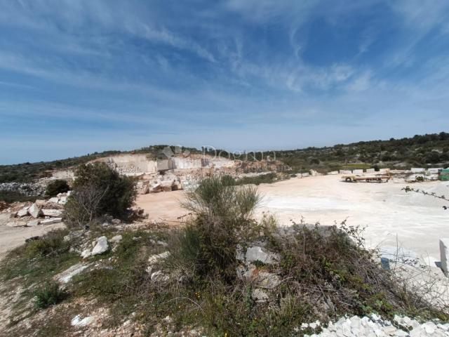 Grundstück Donji Humac, Nerežišća, 16.432m2