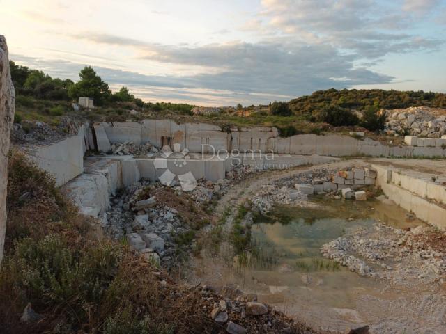 Grundstück Donji Humac, Nerežišća, 16.432m2