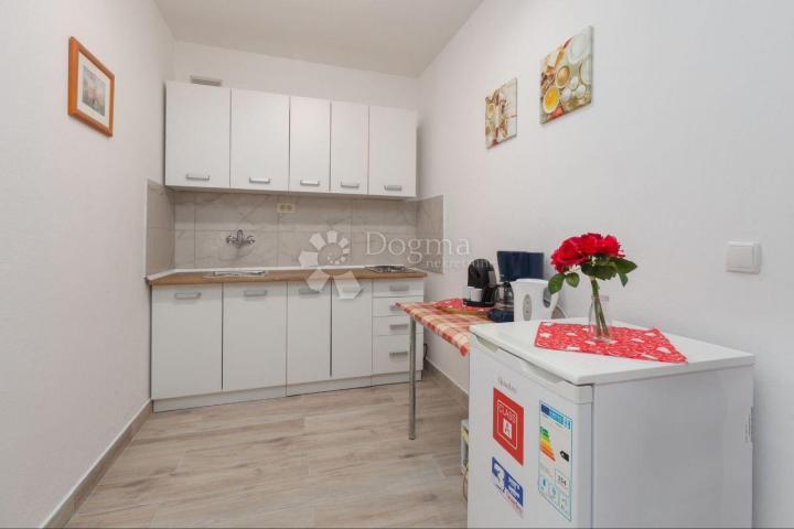 Istra - kuća s 5 apartmana u blizini Poreča