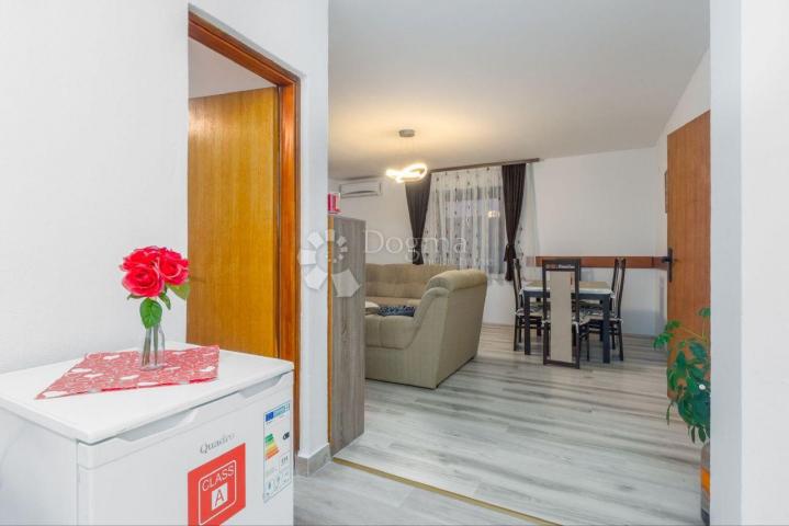 Istra - kuća s 5 apartmana u blizini Poreča