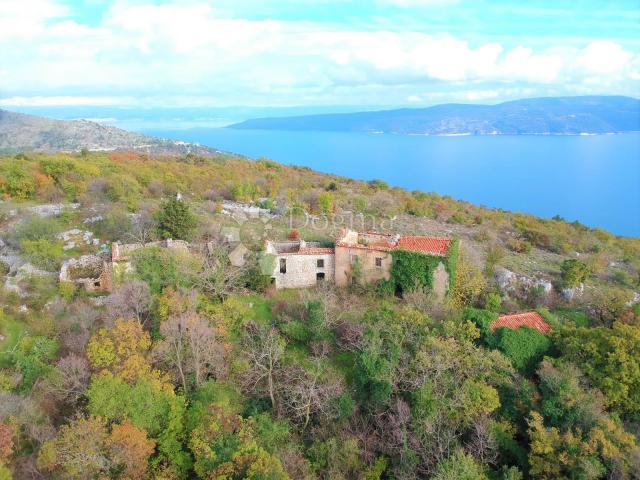 RIJETKOST U PONUDI! IMANJE SA OTVORENIM POGLEDOM NA KVARNER