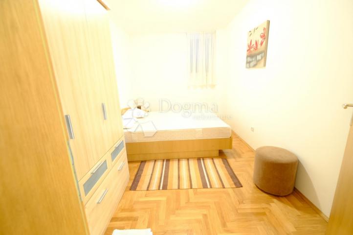 Apartman s okućnicom blizu mora