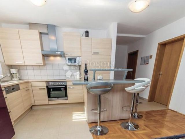 Apartman s okućnicom blizu mora