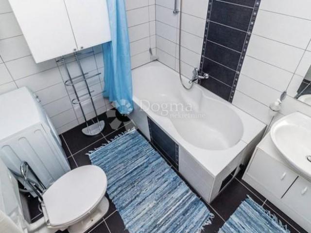 Apartman s okućnicom blizu mora