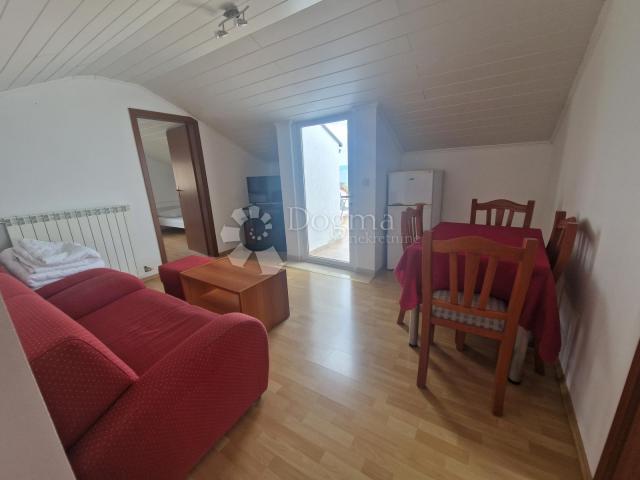 NJIVICE - APARTMAN U POTKROVLJU S TERASOM