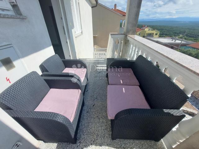 KRK  - KUĆA S 5 APARTMANA