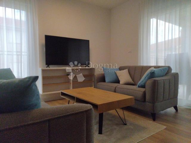 MODERNI VELIKI APARTMAN - MALINSKA - 350M OD MORA