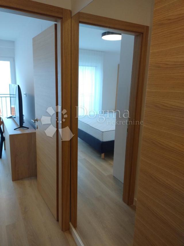 MODERNI VELIKI APARTMAN - MALINSKA - 350M OD MORA