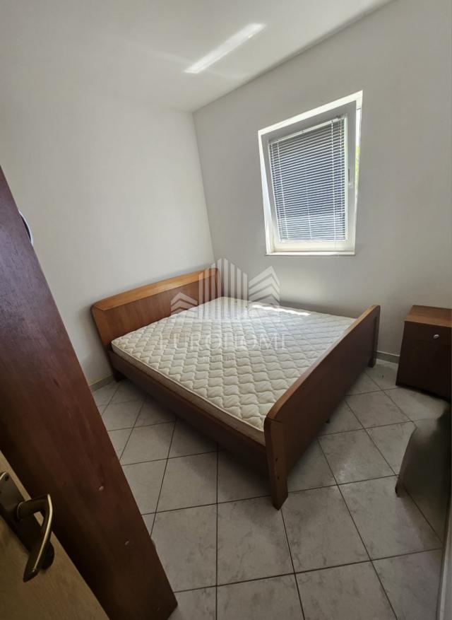 PRILIKA!!Novalja, centar, 2S apartman+PM 138000 €