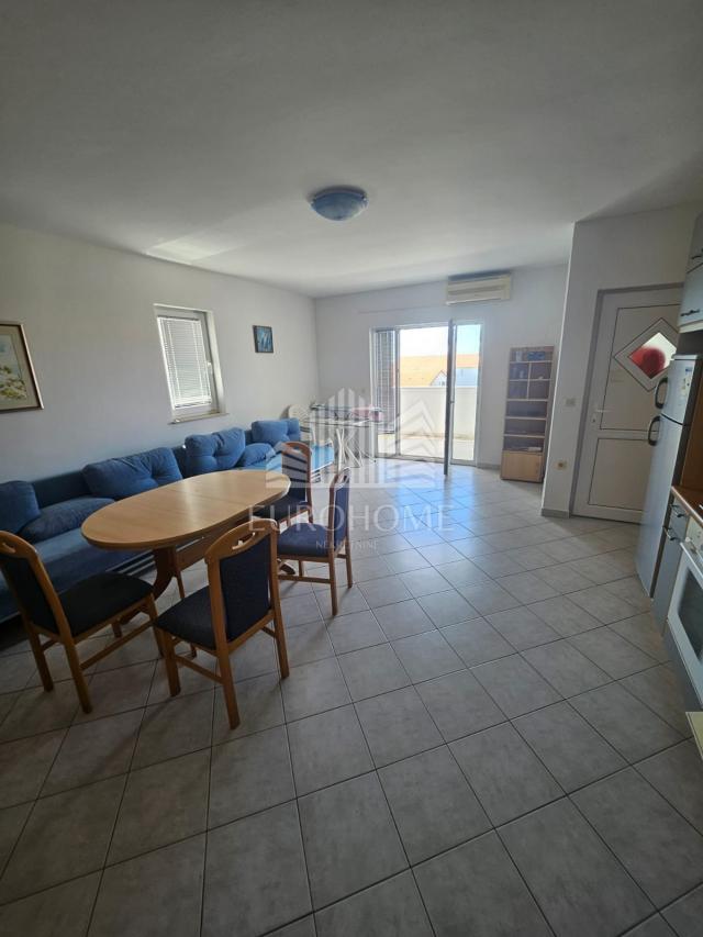 PRILIKA!!Novalja, centar, 2S apartman+PM 138000 €