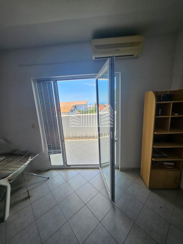 PRILIKA!!Novalja, centar, 2S apartman+PM 138000 €