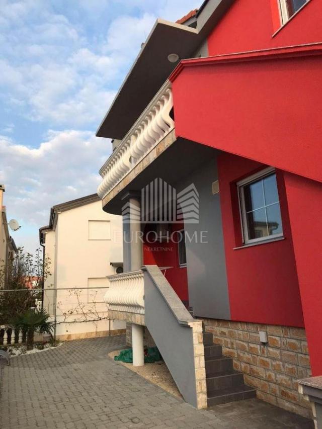 VIR, uređena kuća sa 6 apartmana, 390m2