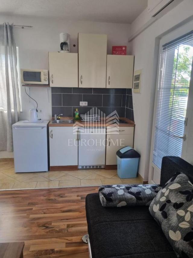 VIR, uređena kuća sa 6 apartmana, 390m2