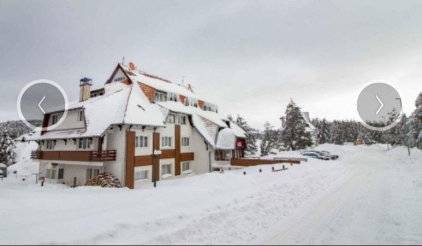 Prelep turistički objekat na Divčibarama, sa bazenom, 3 minuta do ski staze. Preporuka!