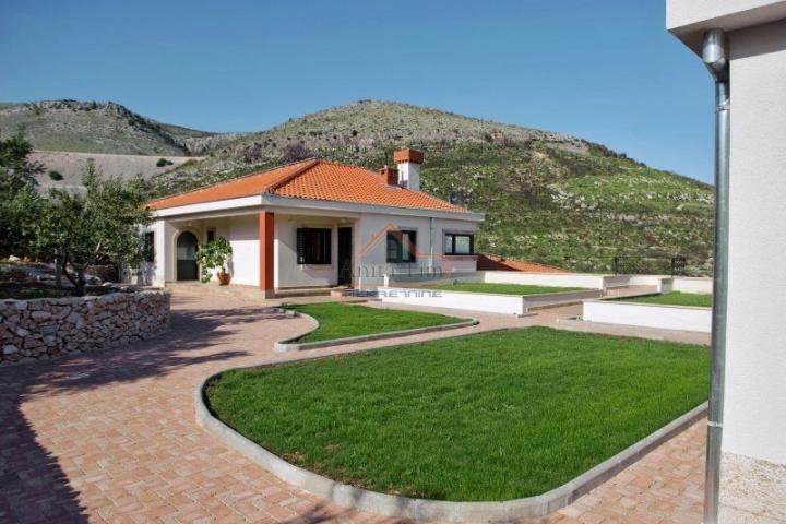 Kaštel Štafilić - villa za odmor i rad