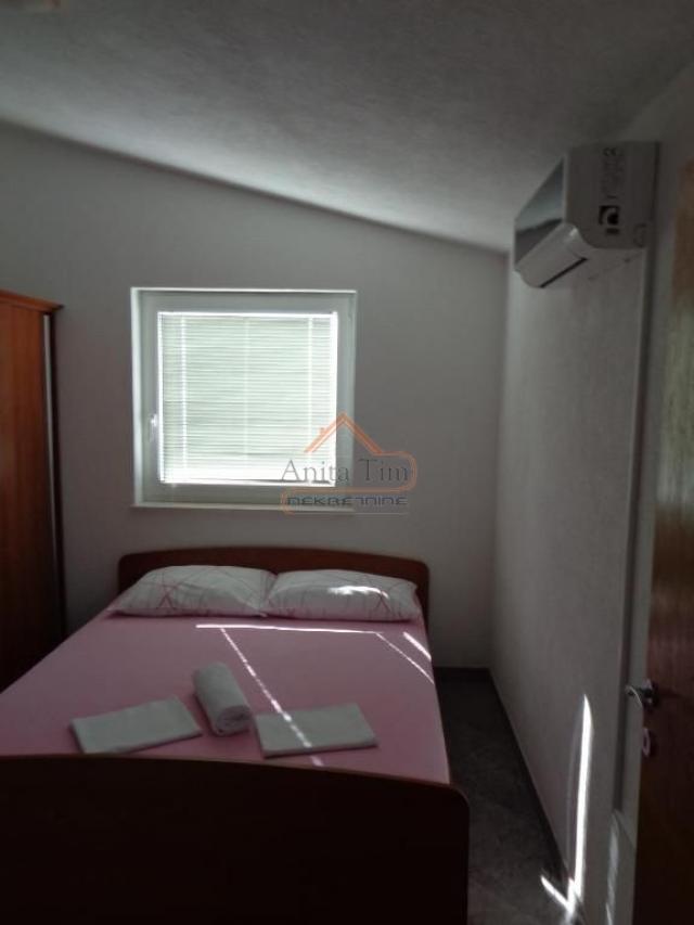 Lokva Rogoznica - PRILIKA!!! kuća sa 6 apartmana