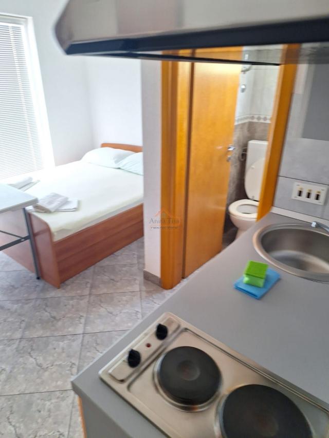 Lokva Rogoznica - PRILIKA!!! kuća sa 6 apartmana