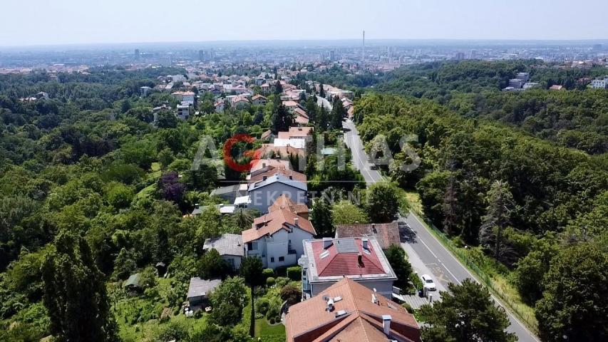 Zagreb, Pantovčak, obiteljska kuća, zemljište 11. 458 m2