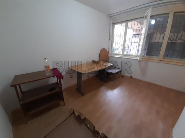 Izdaje se stan kao poslovni prostor, centar, Strahinjića Bana, 45m2, 350e